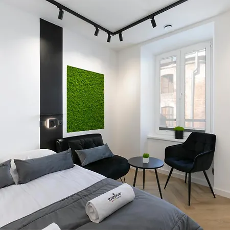 Rainbow Old Town Apartment *