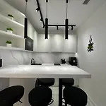 Rainbow Old Town Apartment