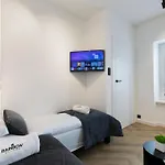 Rainbow Old Town Apartment *