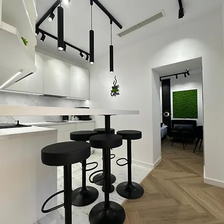 Rainbow Old Town Apartment *