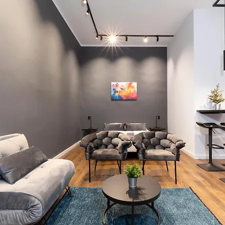 Rainbow Old Town Apartment