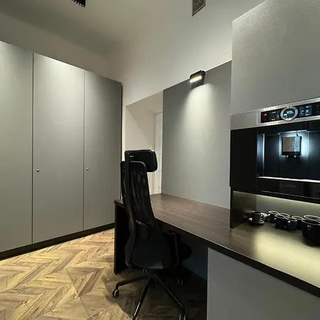 Rainbow Old Town Apartment *