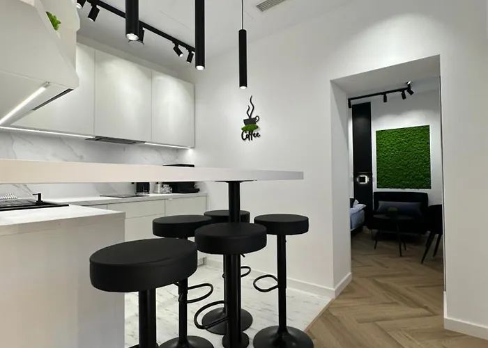 Rainbow Old Town Apartment *