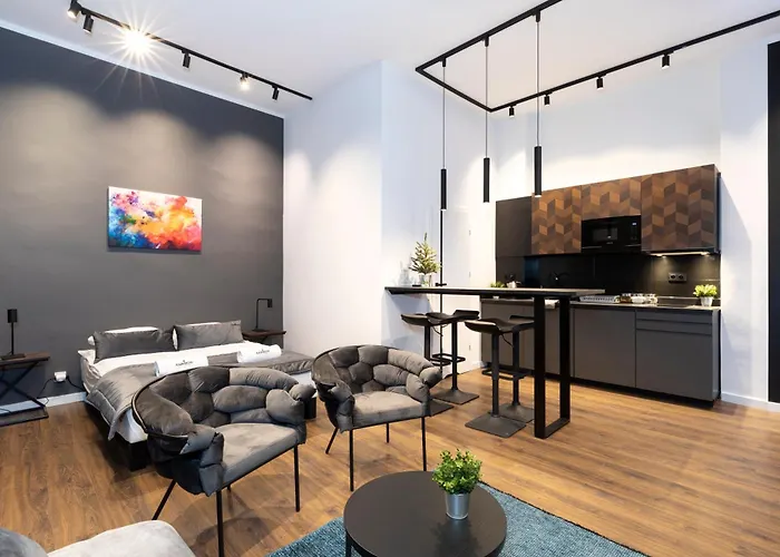 Rainbow Old Town Apartment *